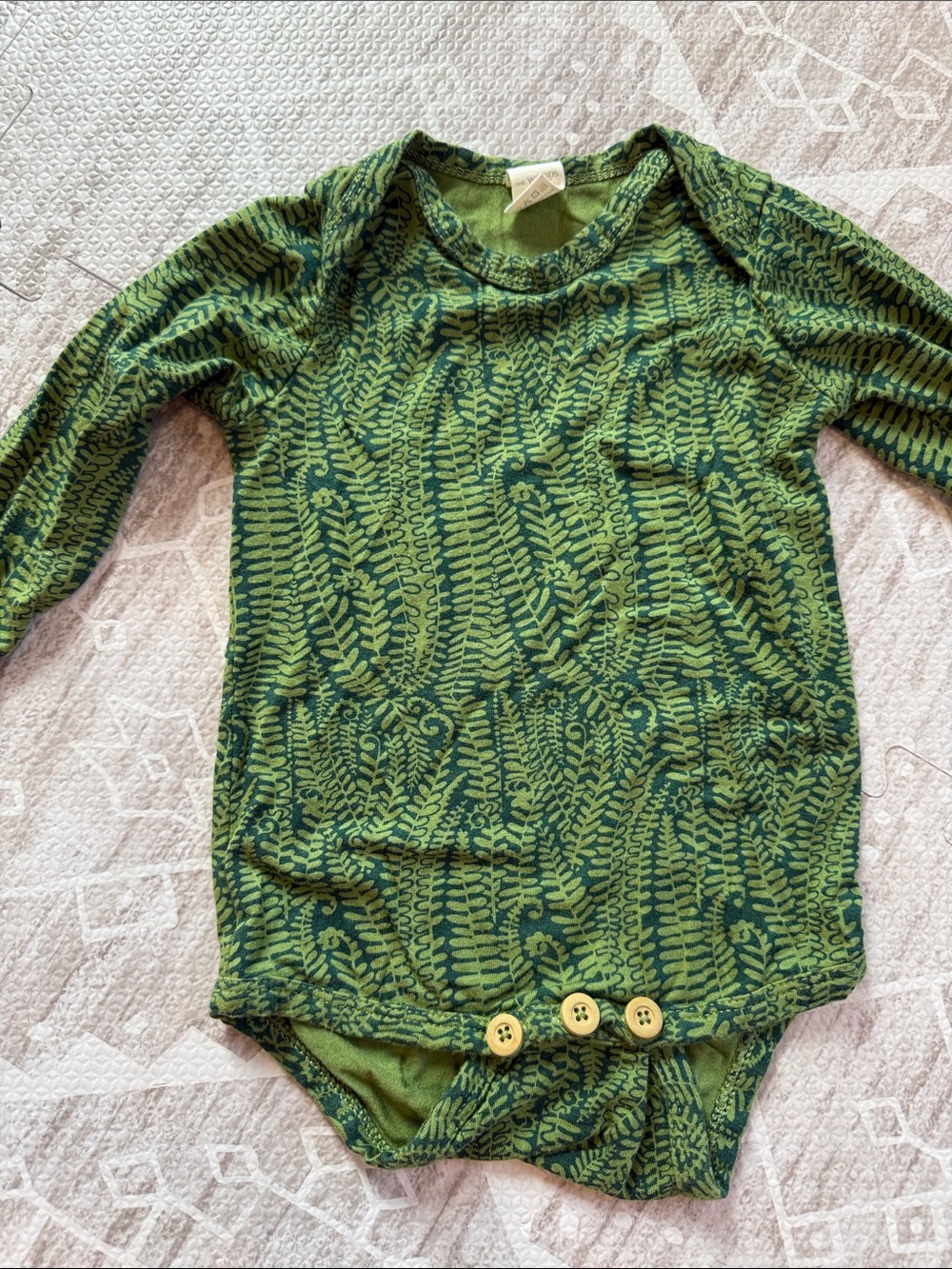kate quinn Green Fern-Print Long Sleeve Baby Bodysuit